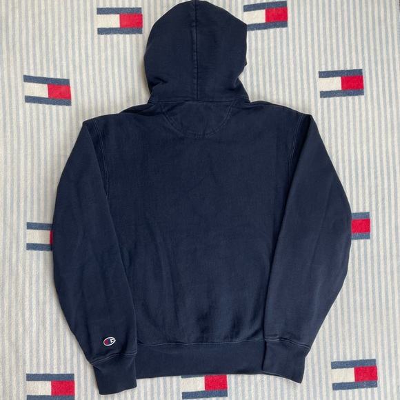 Vintage 2000s Champion George Washington University reverse weave sweatshirt - Picture 2 of 9